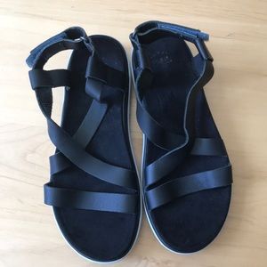 Reva Leather Strap Sandels